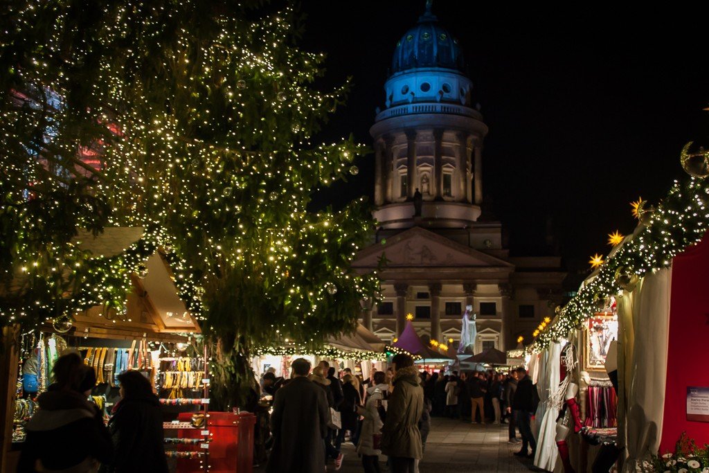 WeihnachtsZauber-Gendarmenmarkt-Stands, Los cinco mejores mercados de Navidad en BERLÍN