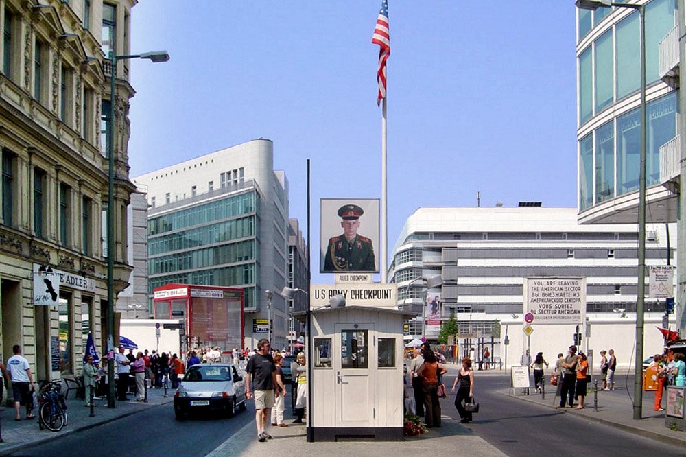 Checkpoint Charlie que ver en Berlin Viadrina Tours