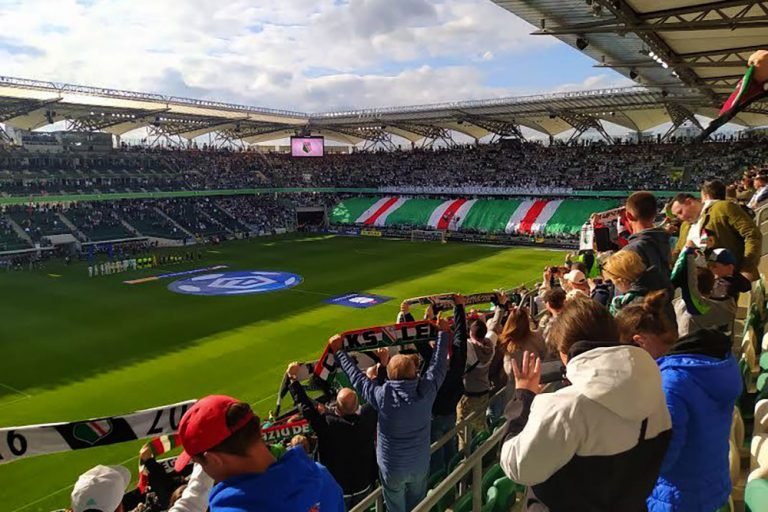 Futbol en Varsovia Polonia