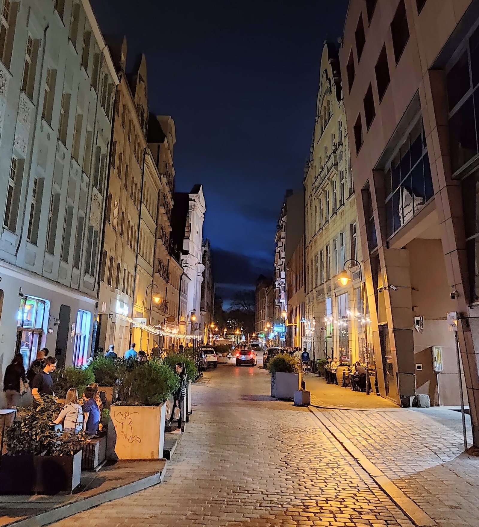 Antoniego street, the most characteristic of the quarter of four denominations, and the one with the most bars and restaurants along it. One of the 3 coolest streets in Wrocław.